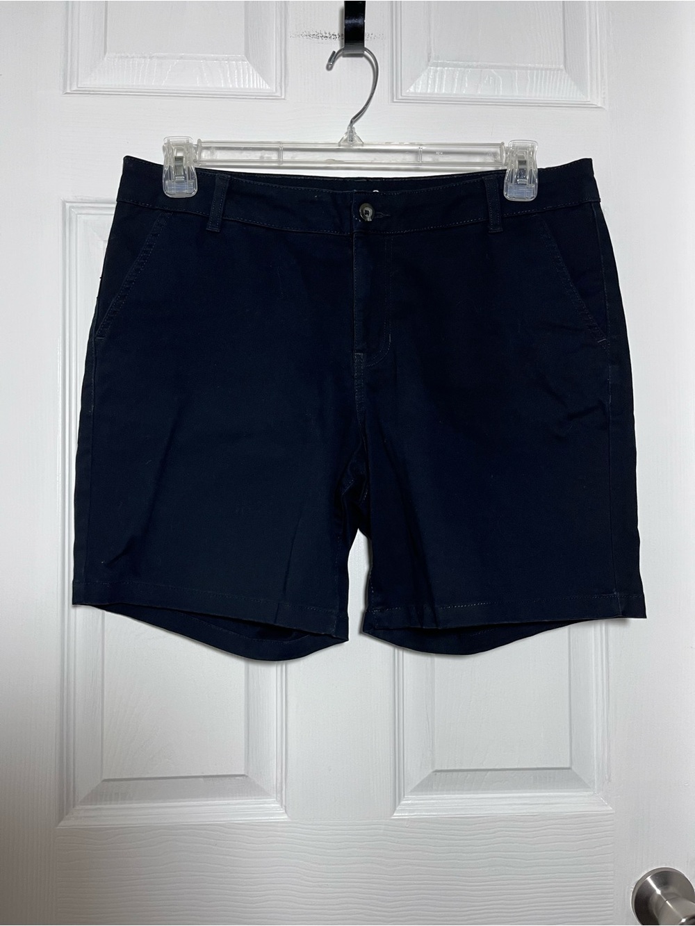 a.n.a Women's Black Twill Flat-Front Shorts